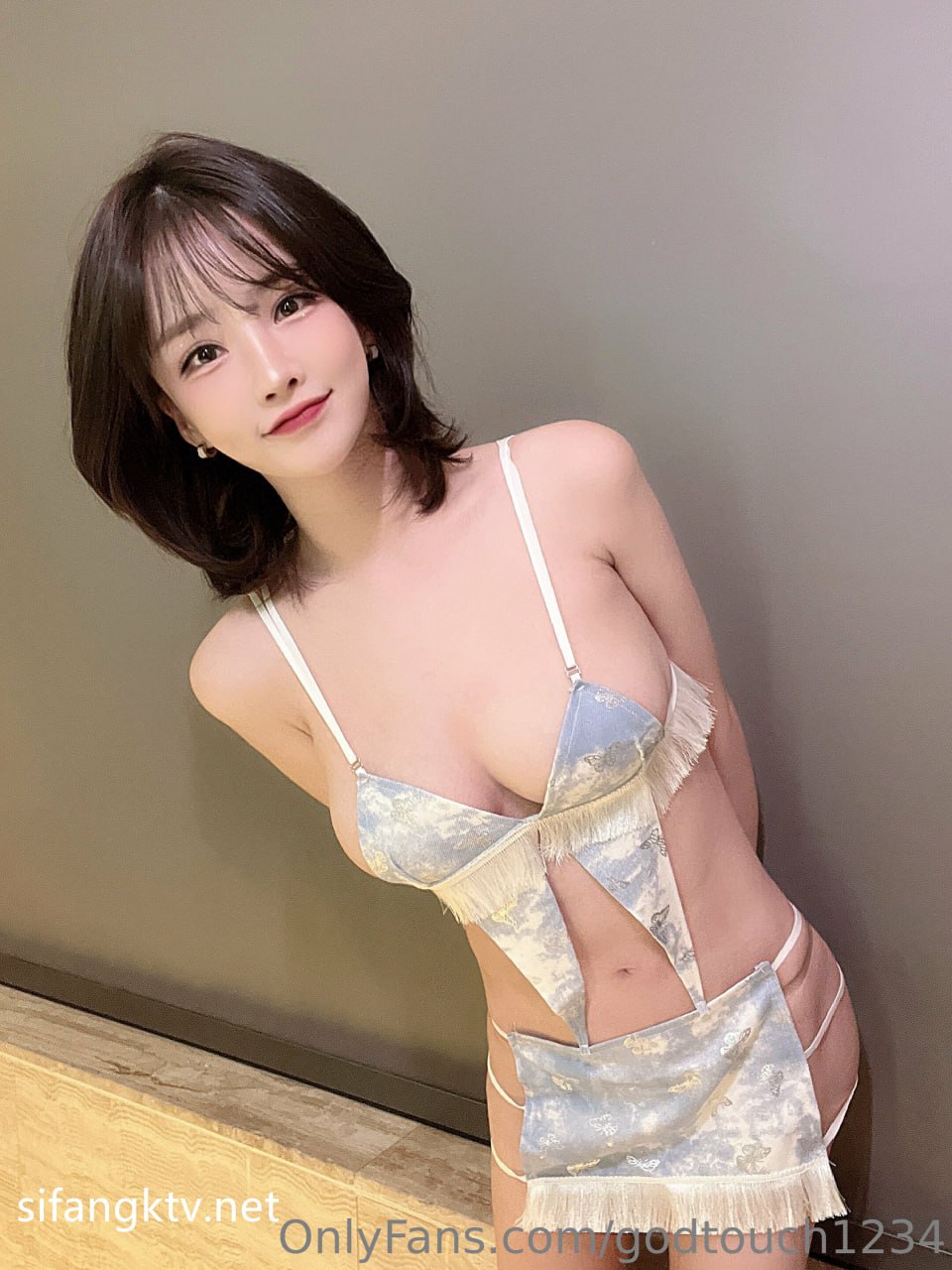 【2024-01-11】Got banged on the bathroom.m4v