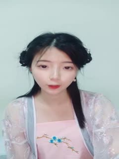 颜值美女蜂蜜被猥琐眼镜粉丝啪啪这男朋友真够渣的只要礼物和钱财到位就可以约炮一块3P